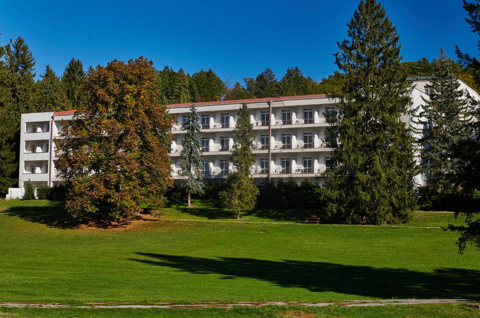 Hotel Palace - Kupele Sliac Exterior photo